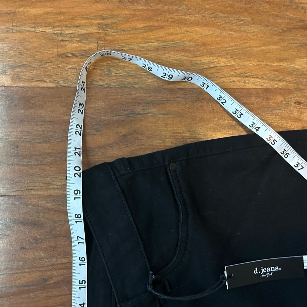 D. Jeans Black Denim Capri Pants Women’s Size 22W NWT 🖤 - Picture 8 of 8